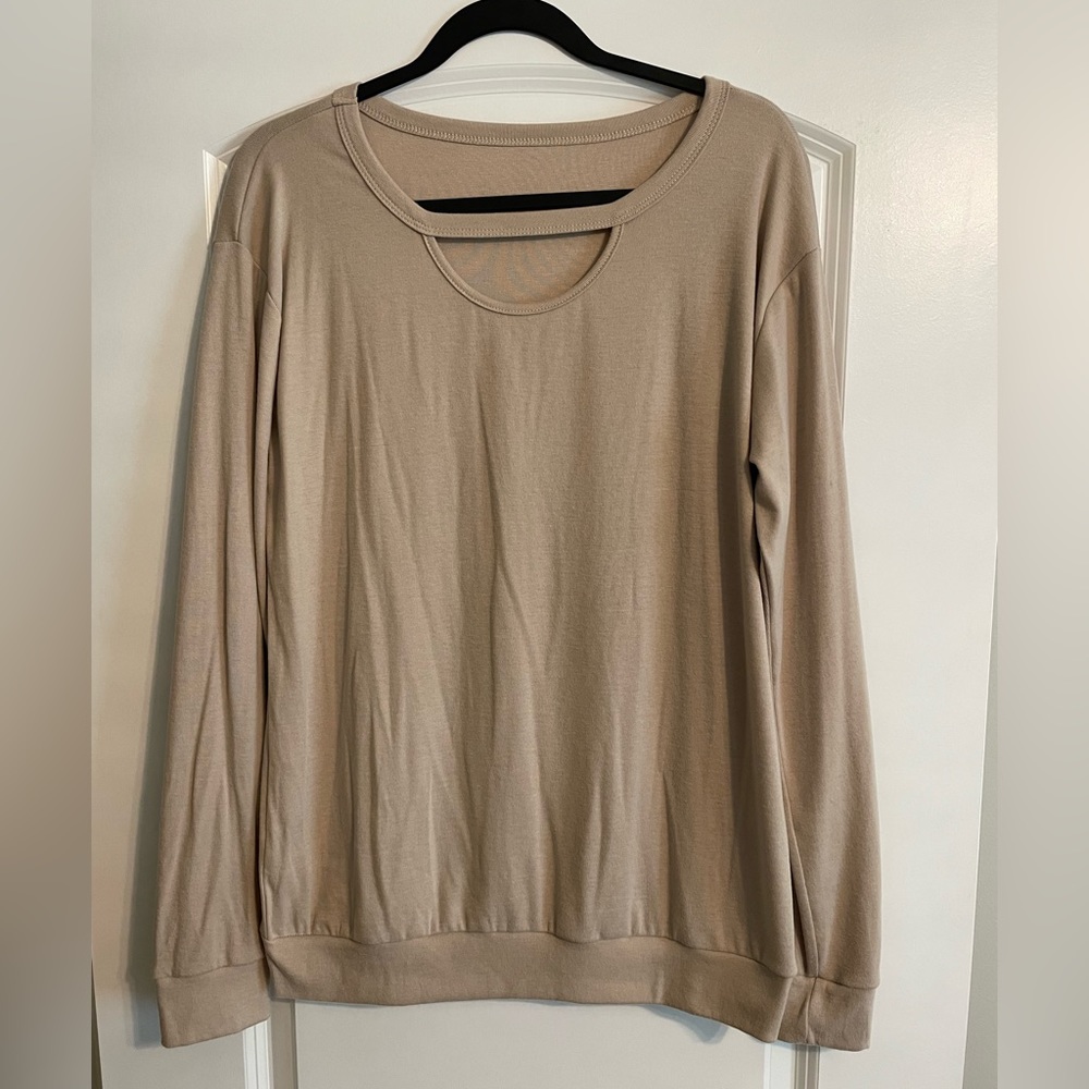 Amazon Women’s Sweater Beige Size Large